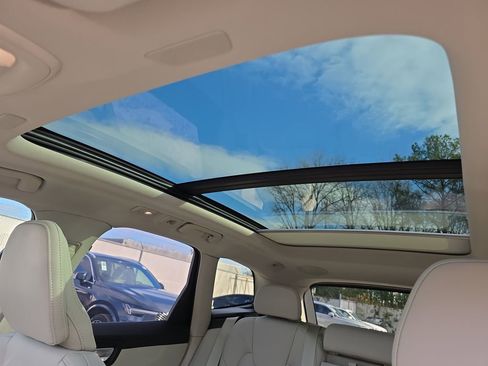 New 2026 Volvo XC60 B5 Ultra w/ Protection Package Premier image 40