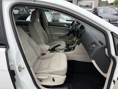 Used 2018 Volkswagen Golf S FWD image 11