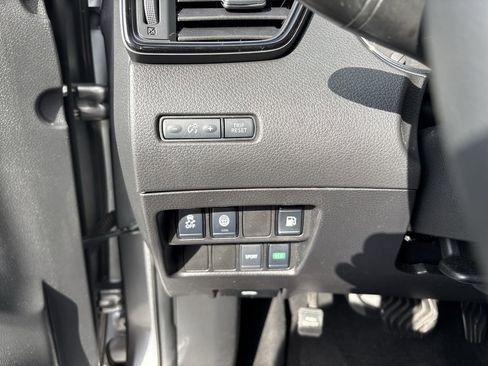 Used 2020 Nissan Rogue S FWD image 14
