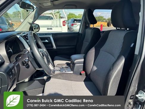 Used 2017 Toyota 4Runner SR5 AWD/4WD image 12