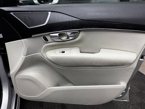Used 2020 Volvo XC90 T5 Momentum w/ Protection Package Premier image 58