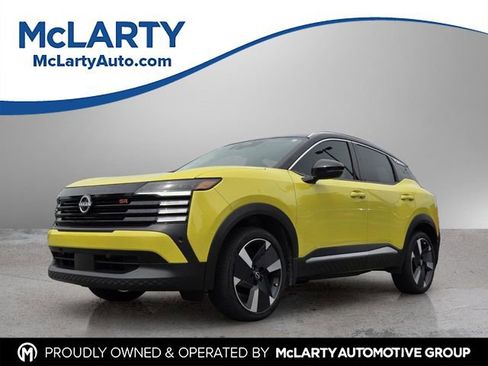 Used 2025 Nissan Kicks SR FWD image 1