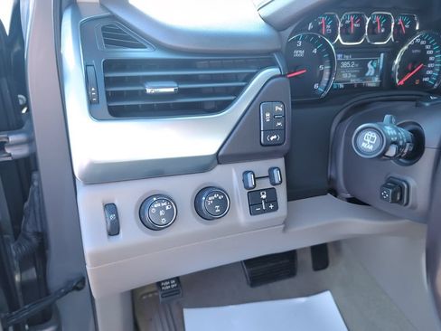 Used 2018 Chevrolet Tahoe LT w/ Luxury Package AWD/4WD image 19