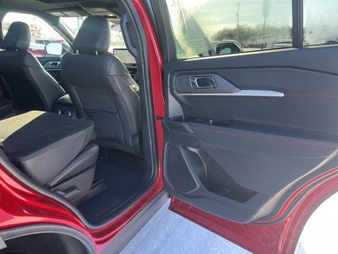 Used 2025 Ford Explorer ST-Line image 44