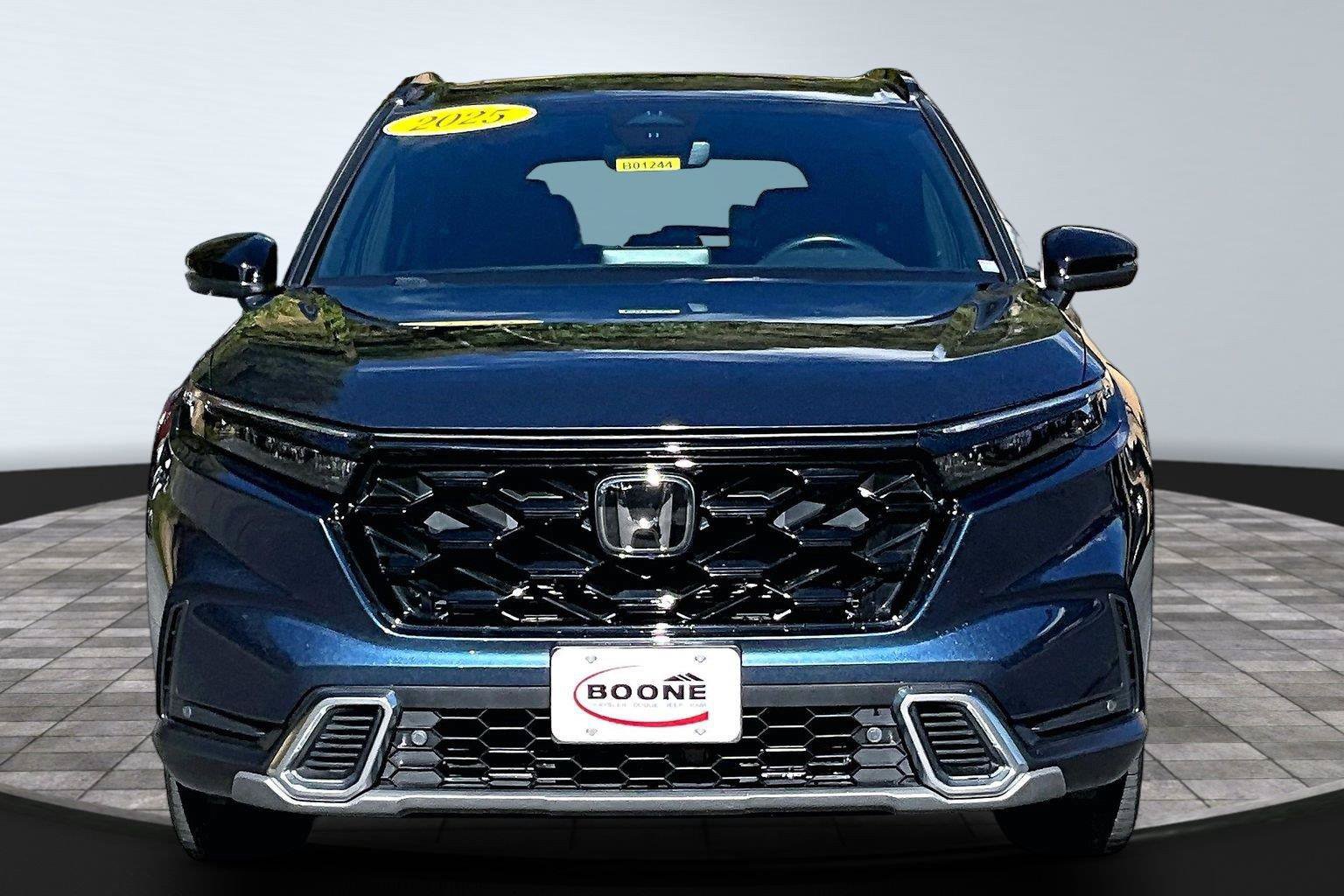 Used 2025 Honda CR-V Sport Touring image 2