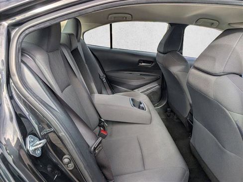 Used 2020 Toyota Corolla LE image 16