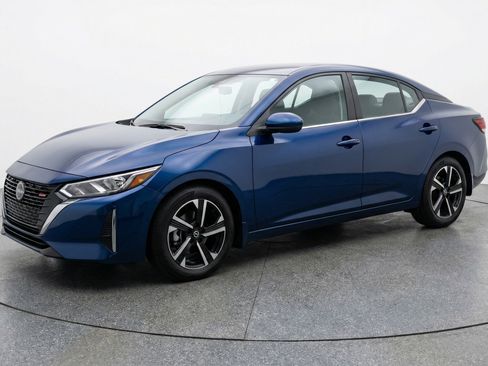 Used 2025 Nissan Sentra SV FWD image 3