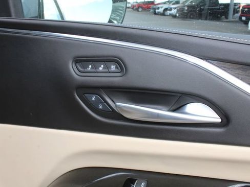 Used 2024 Cadillac Escalade Premium Luxury w/ Performance Package AWD/4WD image 18