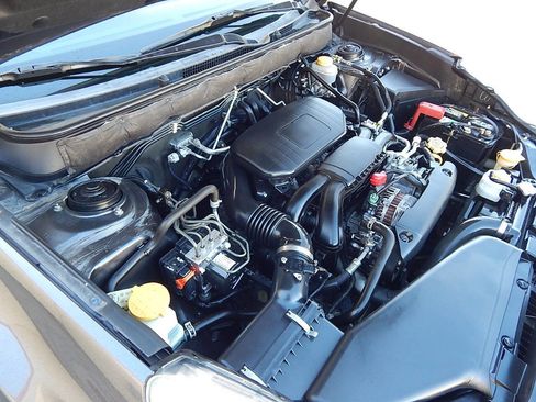 Used 2011 Subaru Outback 2.5i Limited w/ PWR Moonroof Pkg image 40