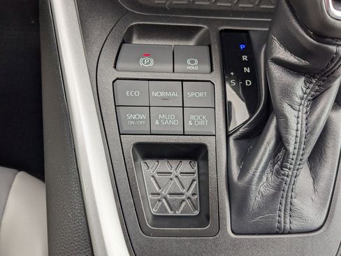 Used 2023 Toyota RAV4 XLE Premium image 24