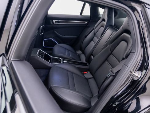 Used 2023 Porsche Panamera 4 Platinum Edition AWD/4WD image 17