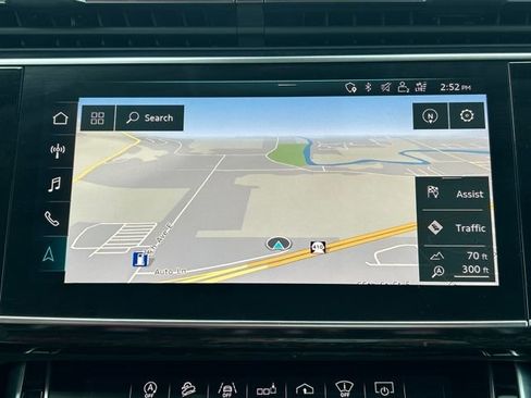 Used 2019 Audi Q8 Prestige w/ Luxury Package image 12