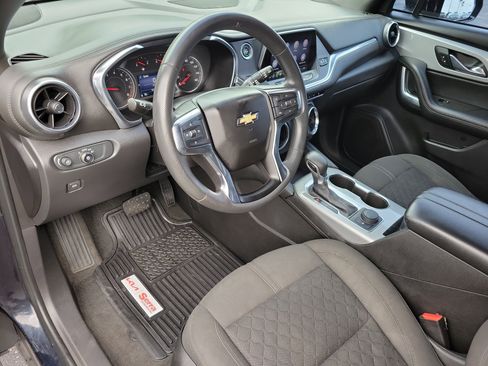 Used 2021 Chevrolet Blazer LT image 3