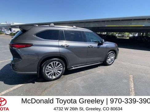 Used 2022 Toyota Highlander Platinum AWD/4WD image 7