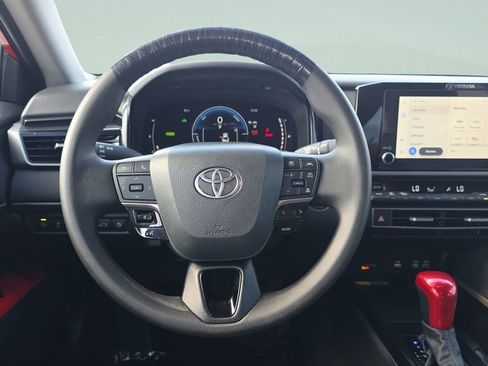 Used 2025 Toyota Camry LE FWD image 12