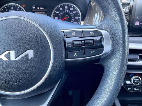 Used 2022 Kia K5 LXS FWD image 19