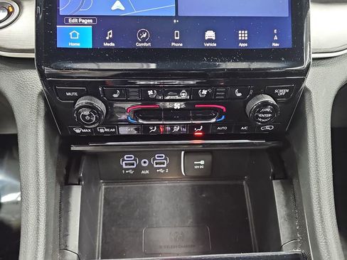 Used 2024 Jeep Grand Cherokee L Limited w/ Luxury Tech Group II image 24