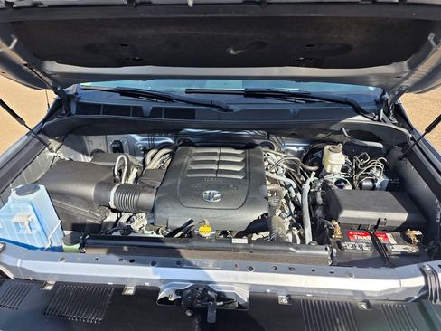 Used 2017 Toyota Tundra SR5 w/ TRD Off Road Package image 27