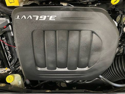 Used 2012 Chrysler Town & Country Touring image 19