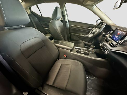 Used 2025 Nissan Altima 2.5 SV FWD image 28