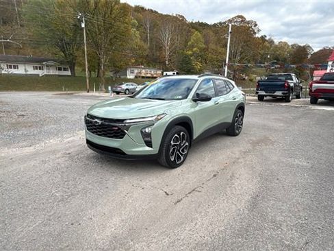 Certified 2024 Chevrolet Trax RS w/ Sunroof Package image 4
