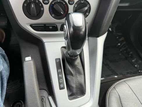 Used 2014 Ford Focus SE w/ Equipment Group 201A image 19