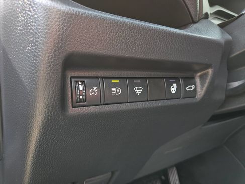 Used 2022 Toyota RAV4 XLE w/ Convenience Package AWD/4WD image 18