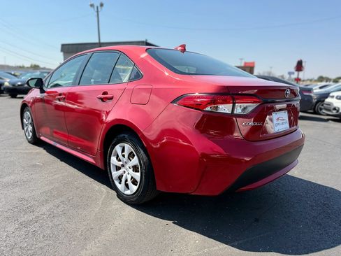 Used 2021 Toyota Corolla LE FWD image 5