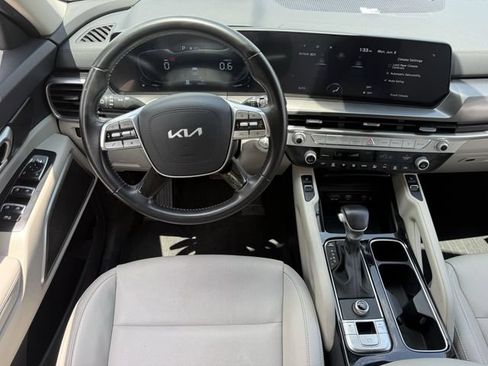 Used 2024 Kia Telluride S w/ S Sunroof Package FWD image 10