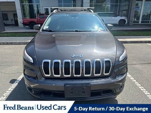 Used 2016 Jeep Cherokee Latitude w/ Safety/Convenience Group AWD/4WD image 18