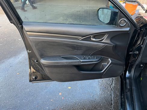 Used 2017 Honda Civic EX-L image 19