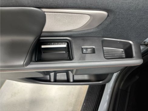 Used 2025 Ford Expedition Active RWD image 36