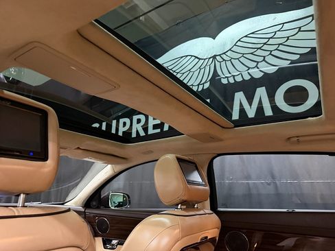 Used 2011 Jaguar XJ L image 16