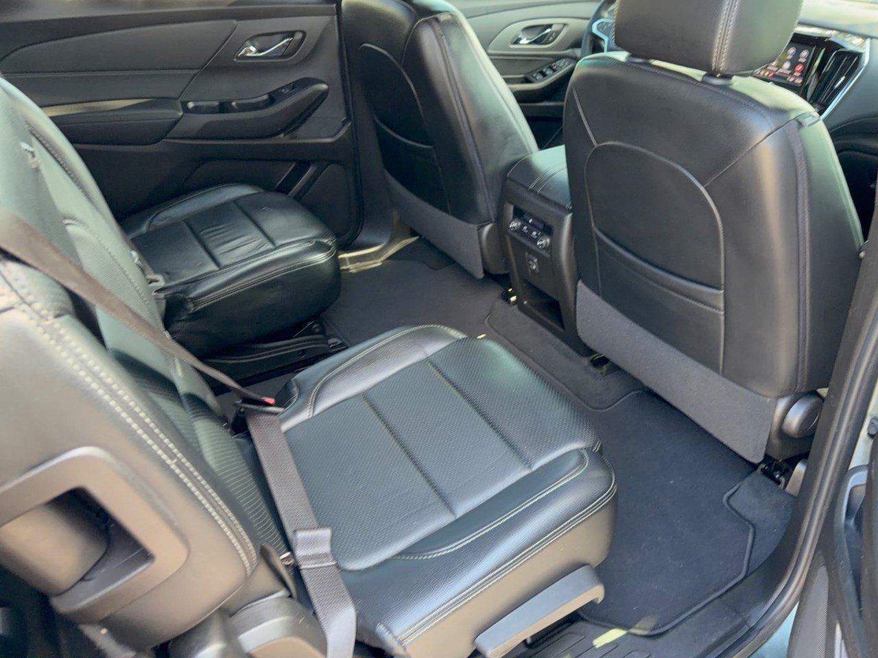 Used 2023 Chevrolet Traverse LT FWD image 29