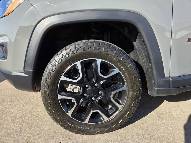 Used 2021 Jeep Compass Trailhawk AWD/4WD image 30