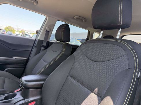 Used 2015 Kia Soul + FWD image 9