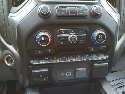 Used 2021 Chevrolet Silverado 1500 LT Trail Boss w/ Convenience Package II AWD/4WD image 20