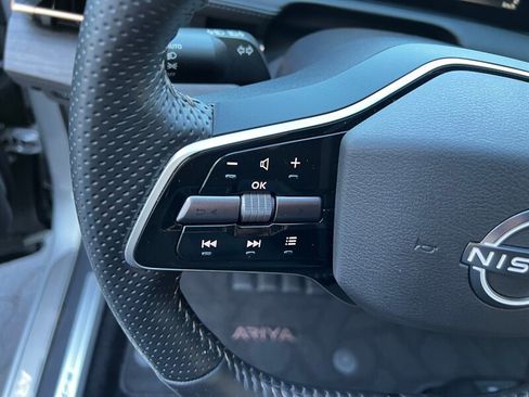 Used 2023 Nissan Ariya AWD image 26