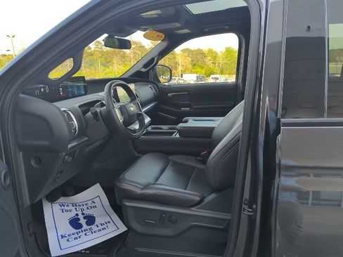 Used 2025 Ford Expedition Tremor AWD/4WD image 17