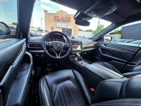 Used 2022 Maserati Levante GT image 18