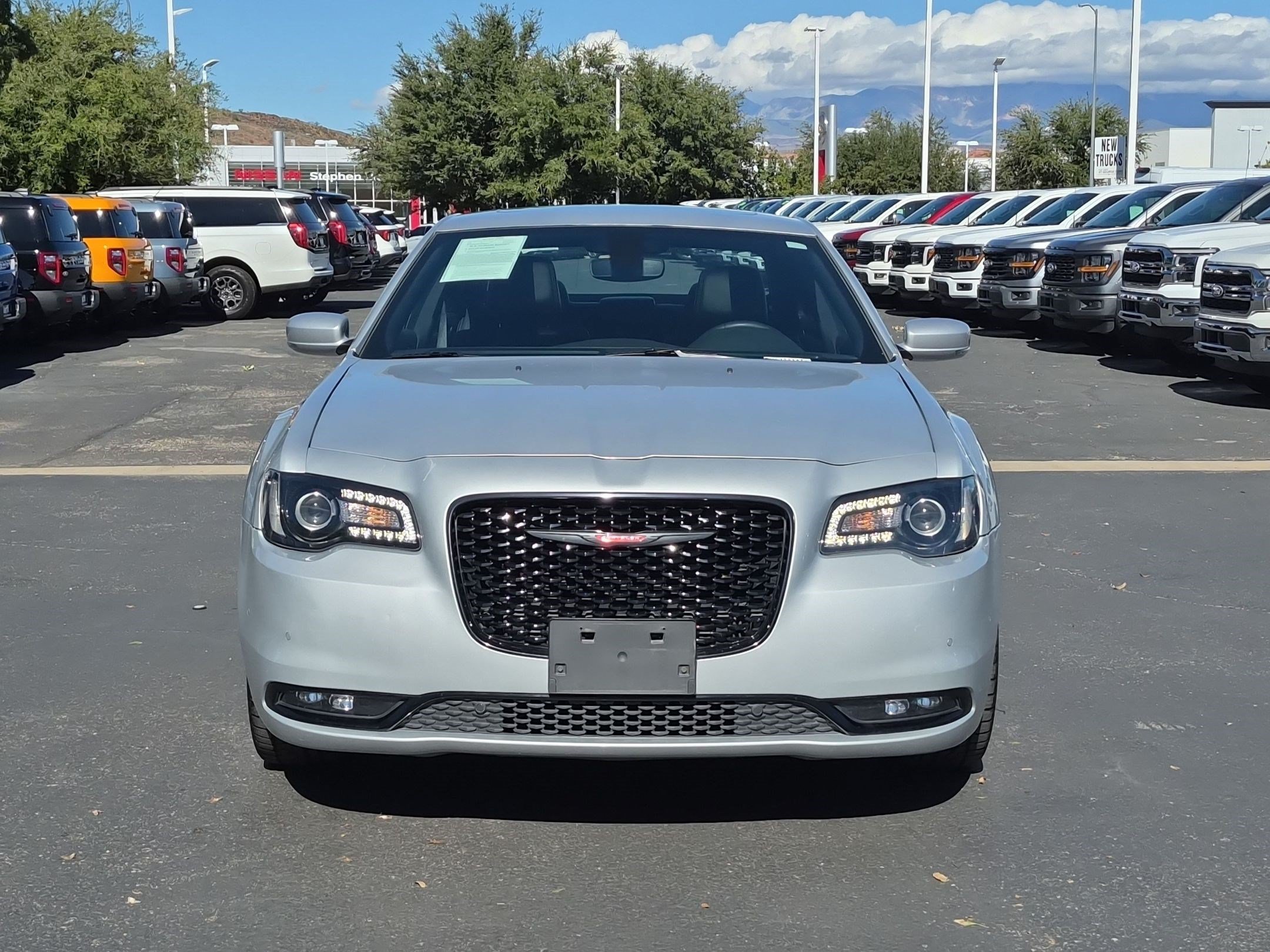 Used 2023 Chrysler 300 S RWD image 9