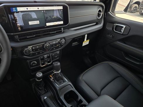 New 2025 Jeep Gladiator Sport image 19