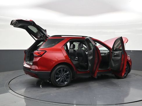 Used 2024 Chevrolet Equinox RS FWD image 28
