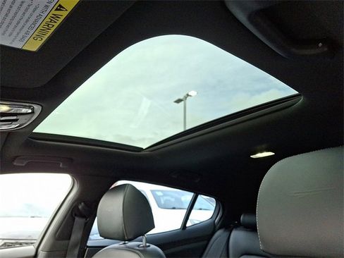 Used 2022 Kia Stinger GT1 image 16