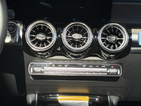 Used 2026 Mercedes-Benz GLB 250 4MATIC image 20