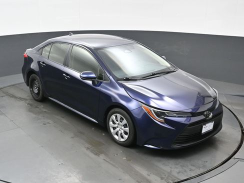Used 2023 Toyota Corolla LE image 37