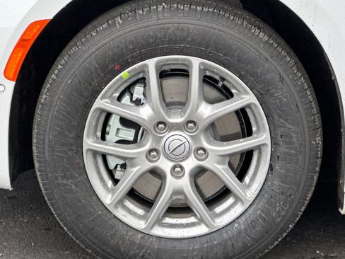 New 2026 Chrysler Pacifica Select image 25