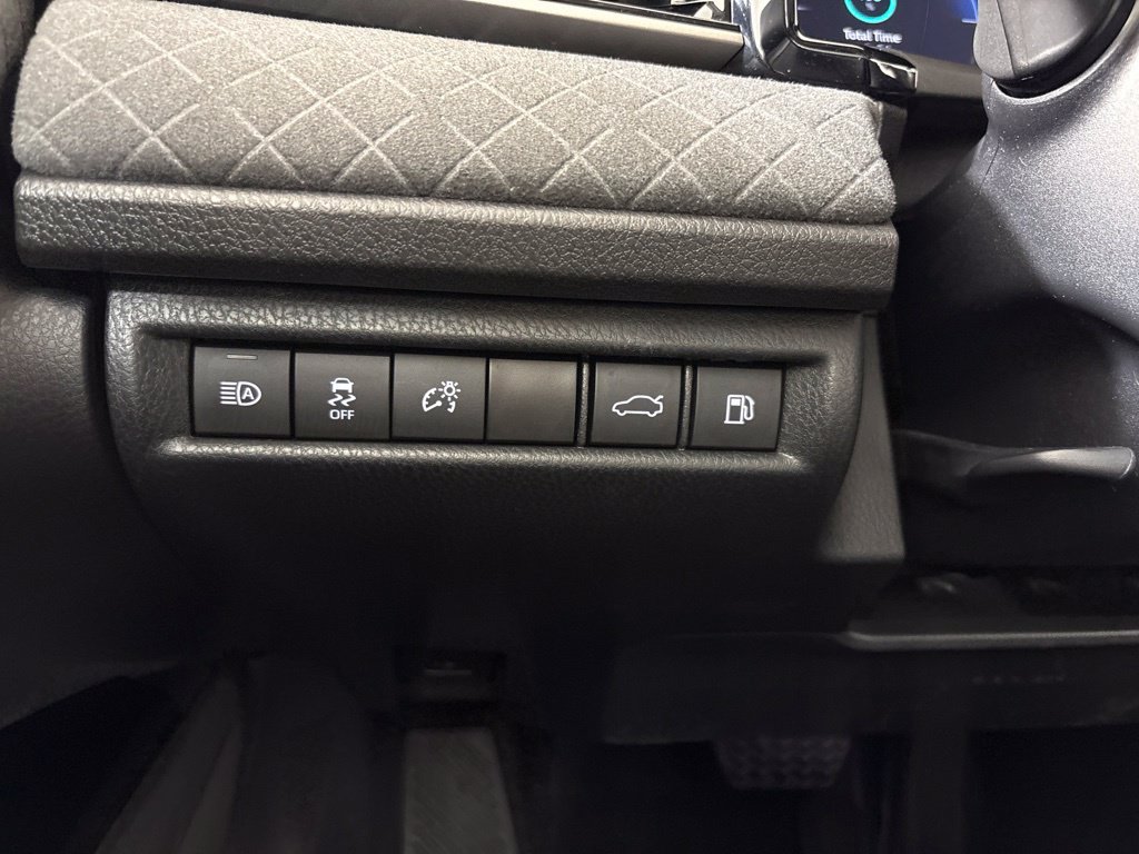 Used 2025 Toyota Camry XLE FWD image 31