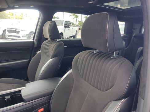 Used 2024 Hyundai Palisade Calligraphy image 19