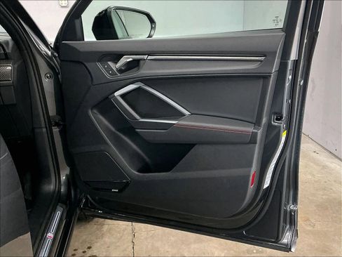 Certified 2025 Audi Q3 2.0T Premium Plus w/ Premium Plus Package image 27